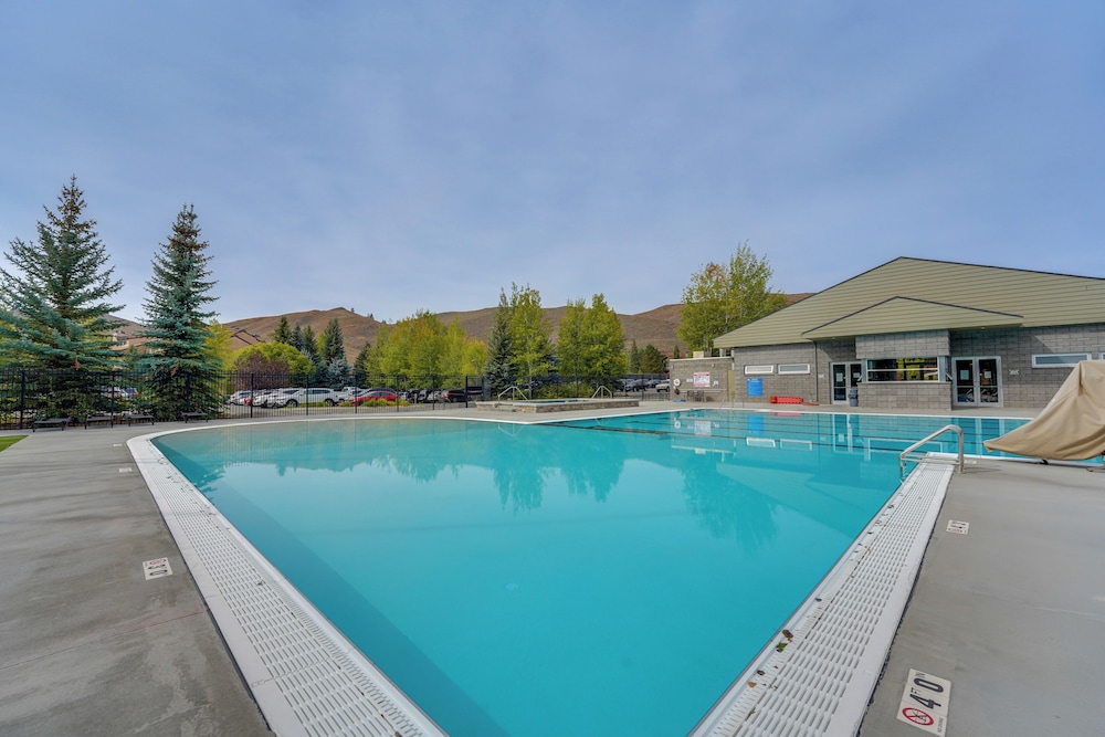 Expansive Sun Valley Home Close to Slopes!