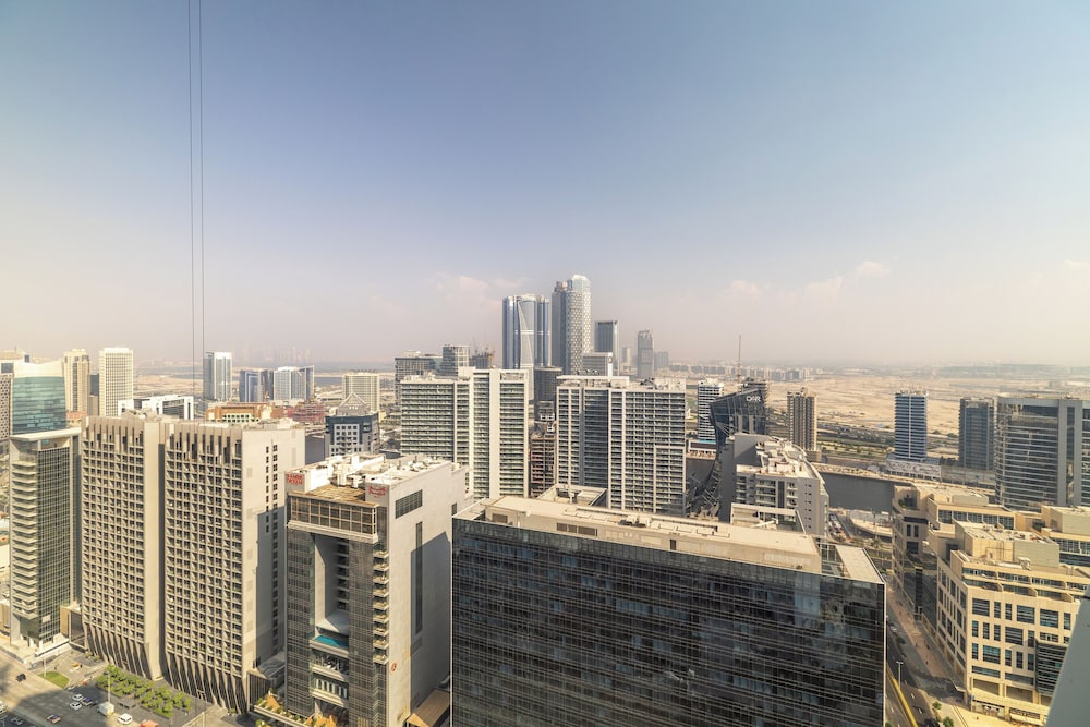 Maison Privee - Chic Downtown Living w/ Dubai Cityscape Views