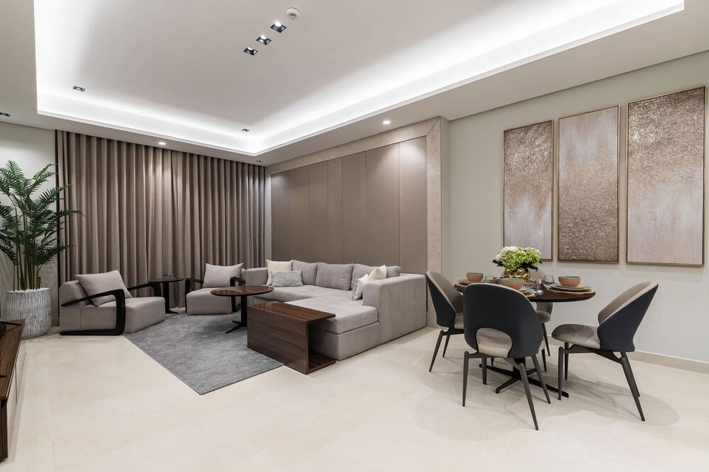 Luxurious 3Br Apt in Nobles Tower Full Burj View