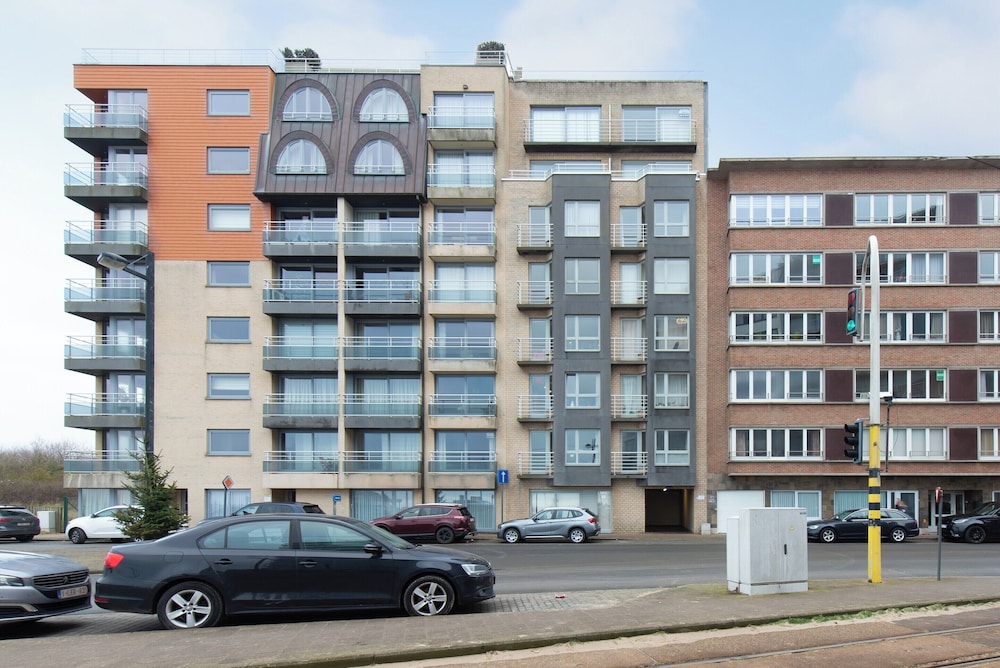 Apartment in Middelkerke With Sea View