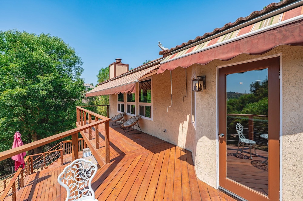 Mountain View Family Retreat w Game Room Scenic Decks