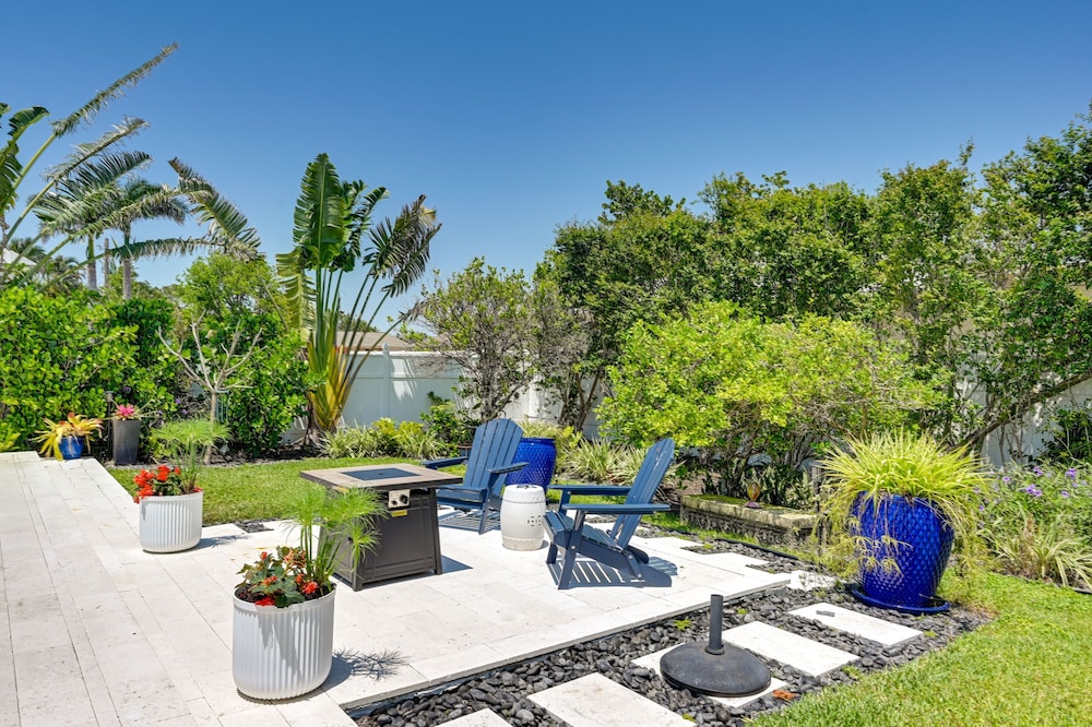 Luxury Naples Home w/ Private Pool ~ 1 Mi to Beach view 2