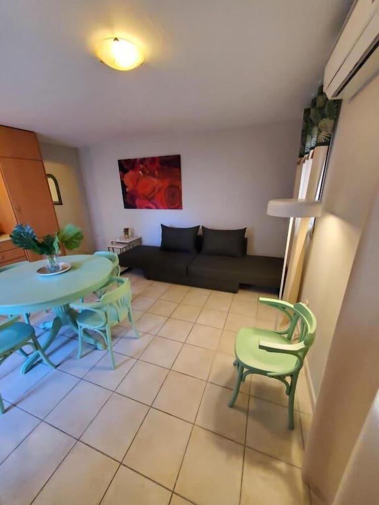Sior Dionysios Apartments
