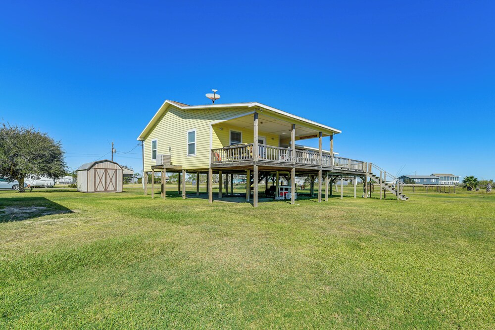 Powderhorn Lake House w/ Grill + Water Views!