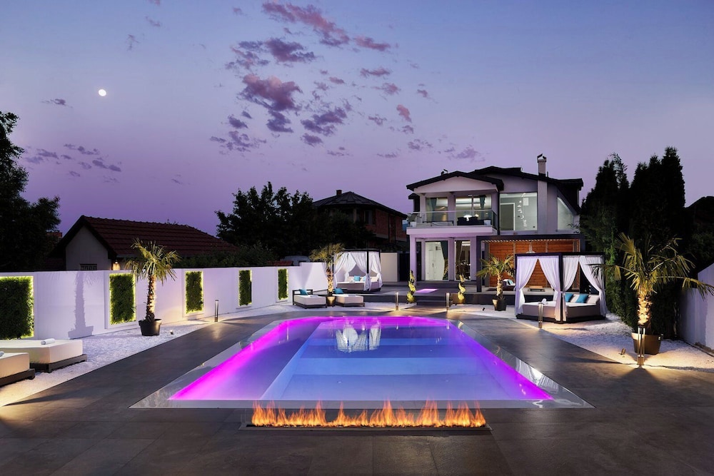 Villa Lumiere