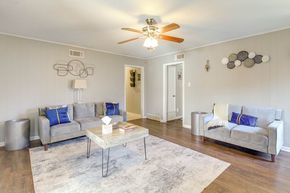4 Mi to Shelby Farms Park: Memphis Home w/ Patio!