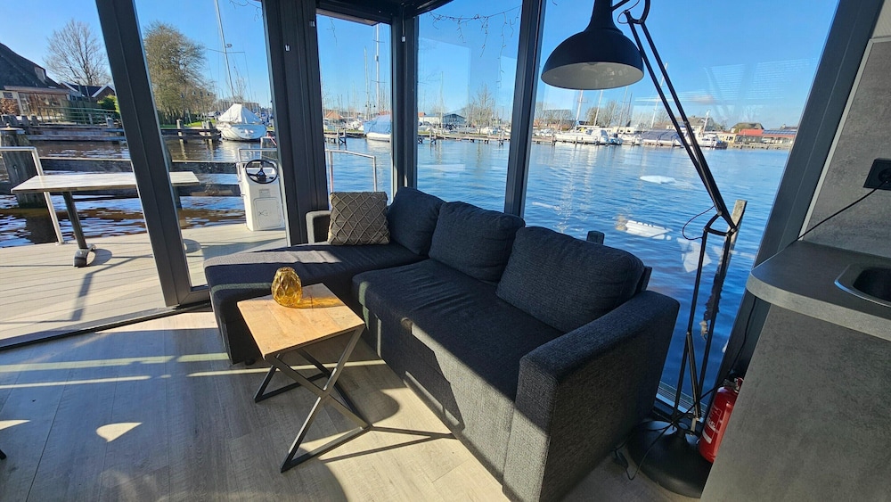 Houseboat in Heeg With Stunning Marina Views