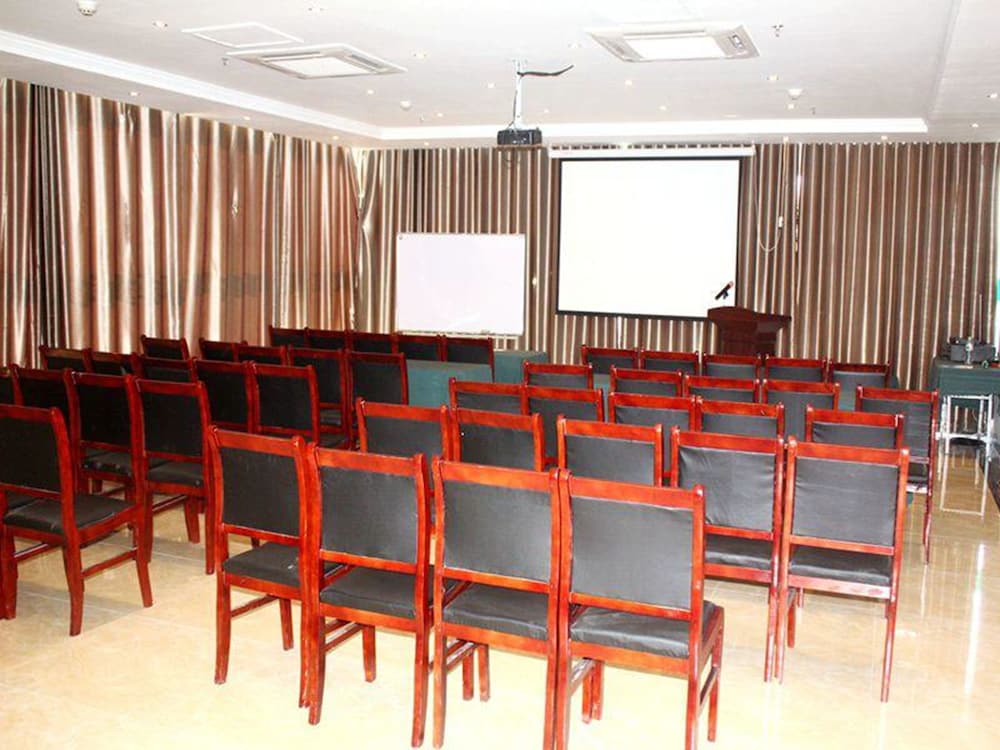 GreenTree Inn Liaocheng Chiping East Huixin Road Business Hotel