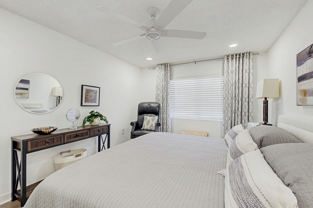 55+ Condo w/ Balcony & Mtn Views, Shared W & D