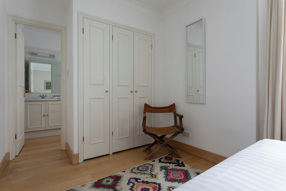 Bathurst Mews III by Onefinestay