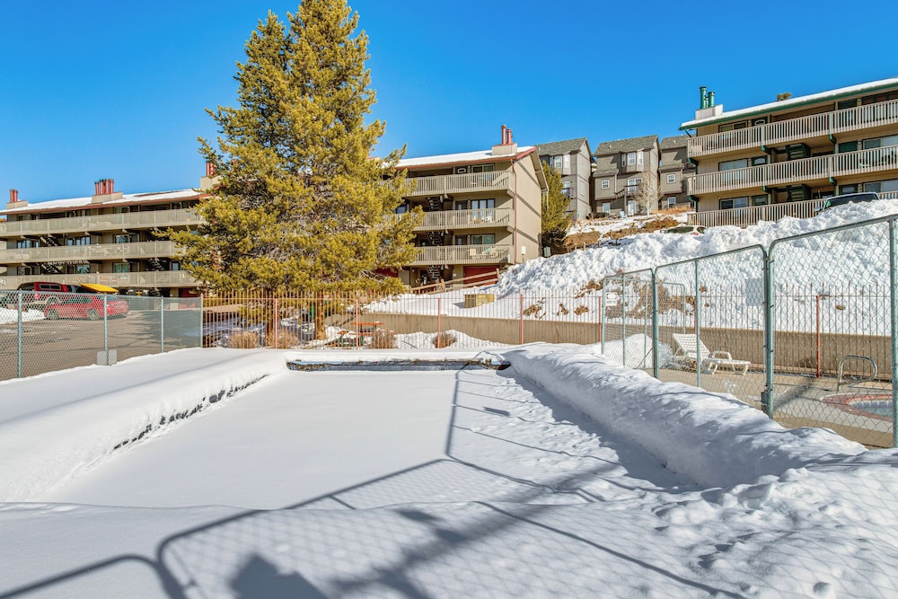 5 Mi to Winter Park Resort: Unit w/ Pool & Hot Tub