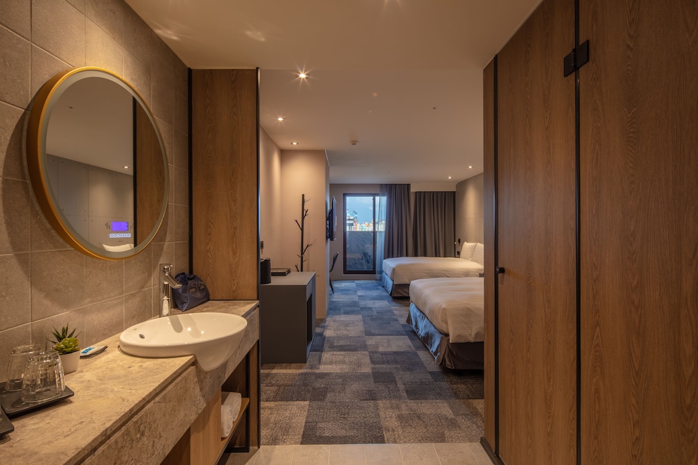 Roaders Plus Hotel Theme