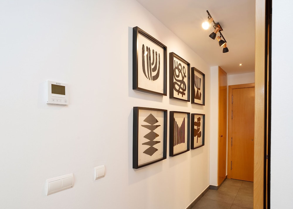 Modern Apartment Near Pl Espa a