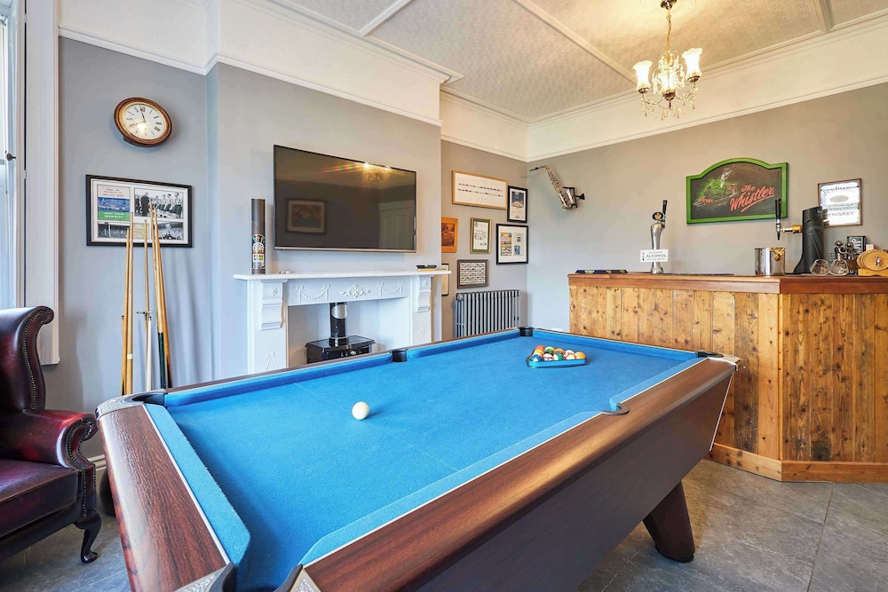 Mount Cottage, 5-beds, Sleeps 10, Pet Friendly