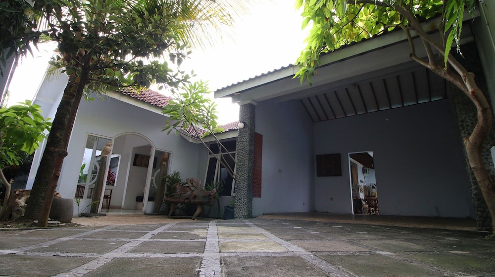 Watusaman Homestay By The Grand Java
