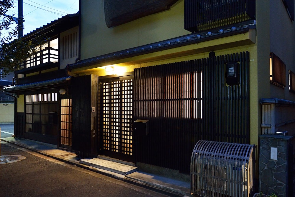 karaku Inn