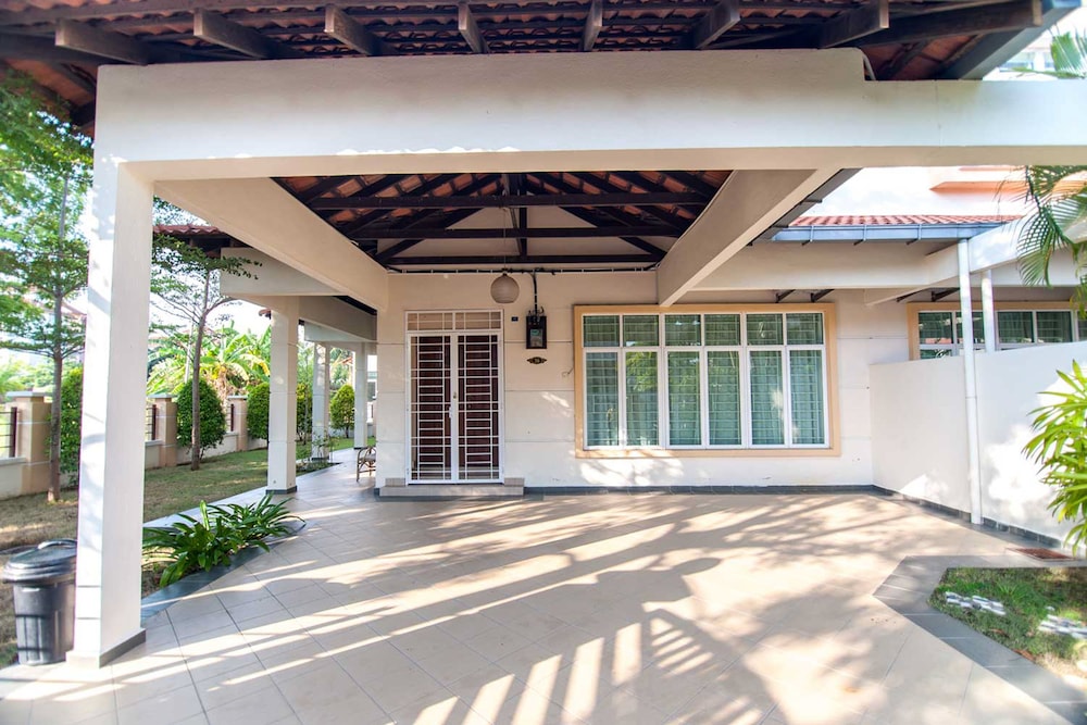 Sunflower House