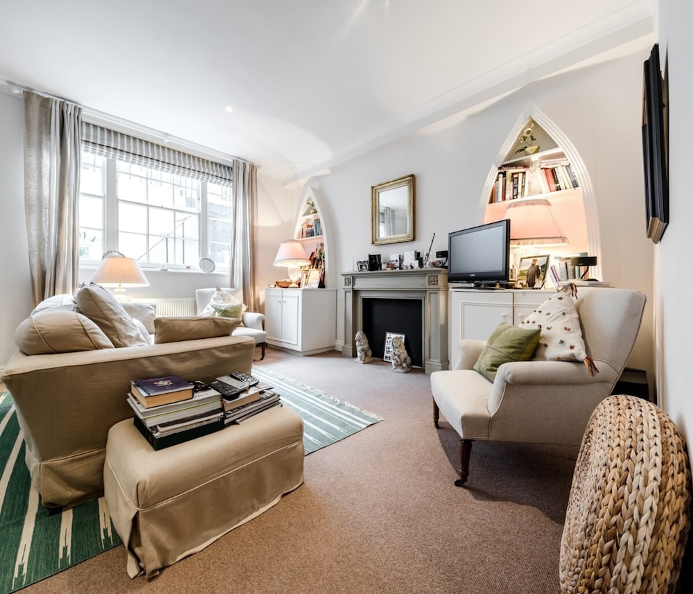 2 Bed 2 Bath Garden Flat in Victoria Pimlico