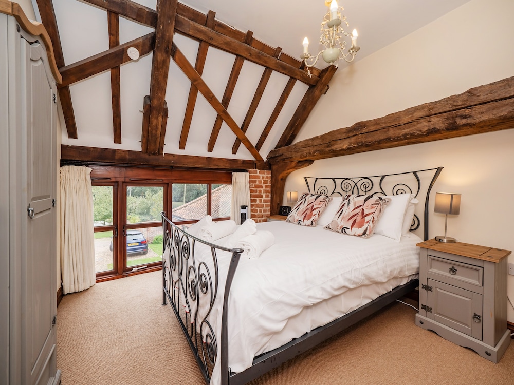Maple Barn: Lux Rural Retreat Near Norfolk Coast