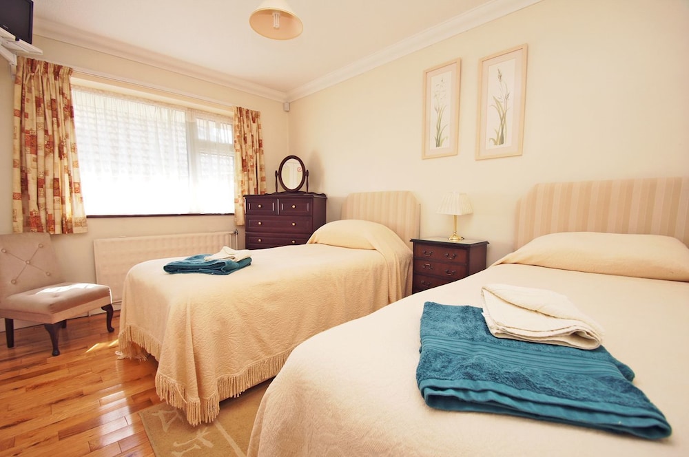 Dean Court Garden Parking by Brighton Holiday Lets