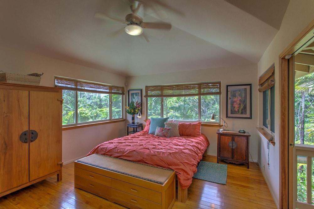 Maluhia Hale 3 Bedroom Home by RedAwning view 4