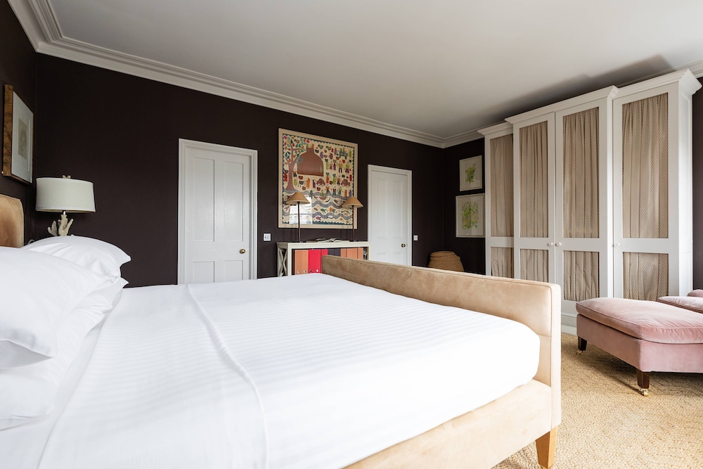 Chesilton Road by Onefinestay