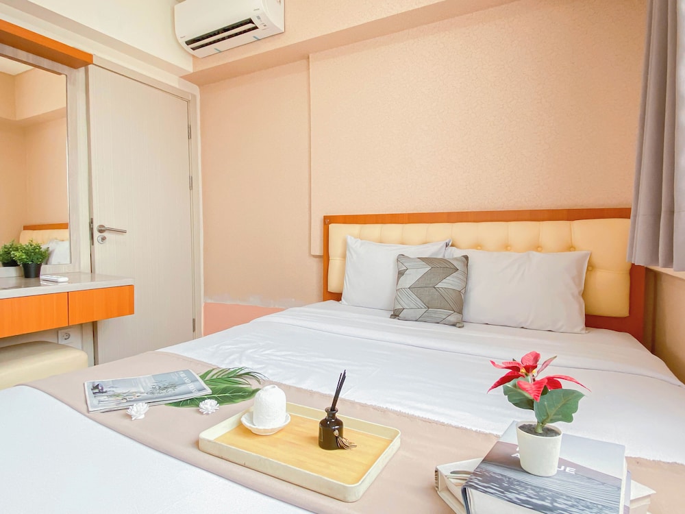Comfort And Tidy 2Br With Extra Room Apartment Meikarta