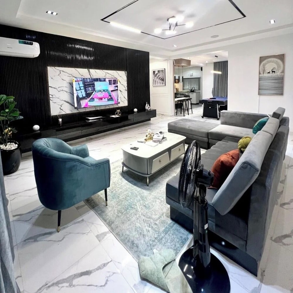 Royal Swiss Apartments and Suites
