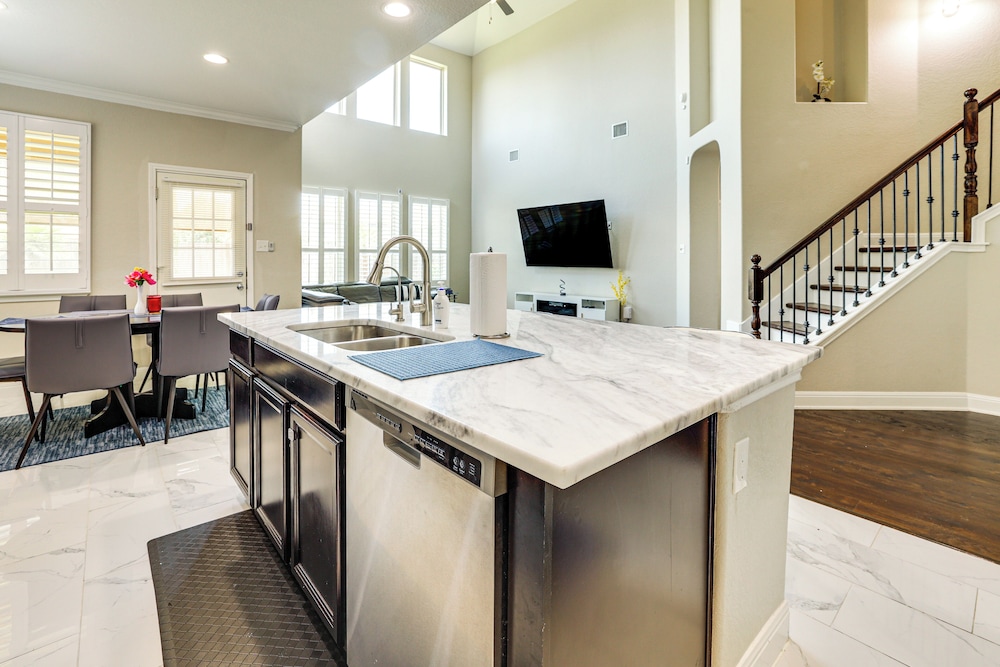 Group Getaway w/ Pool Access in San Antonio!