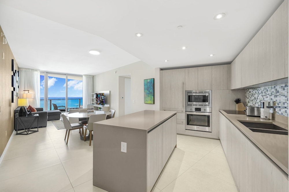 Oceanview Condo with Pool & Relaxation