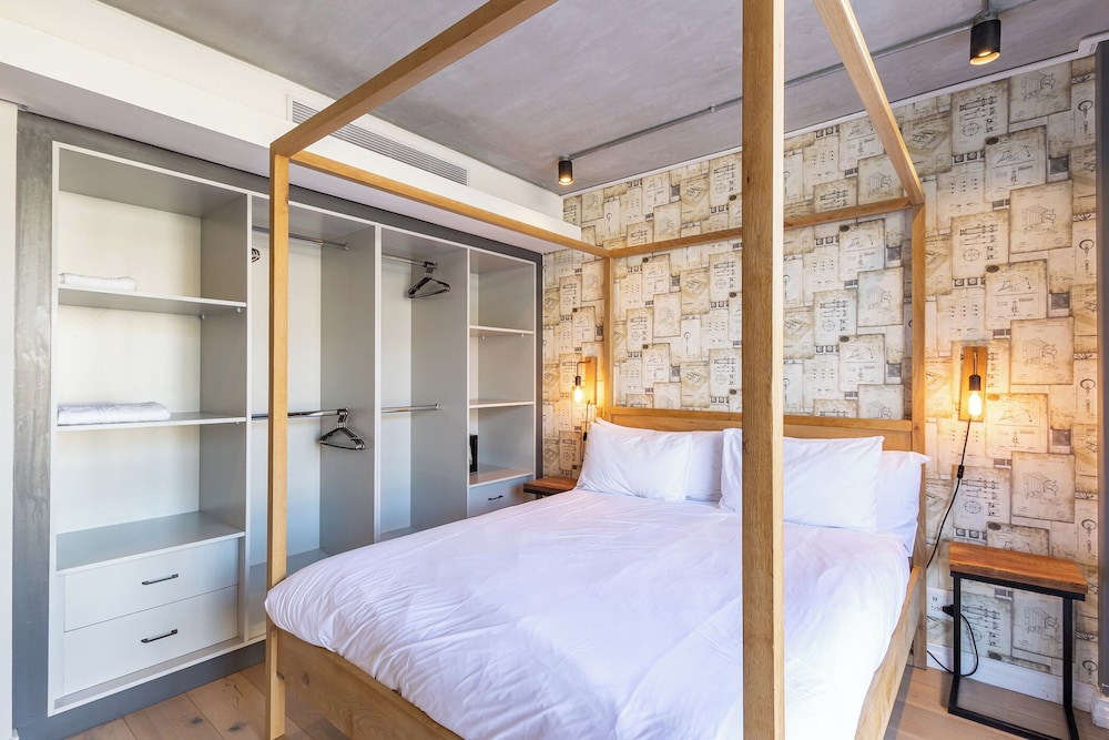 Docklands Deluxe Apartments by ITC Hospitality