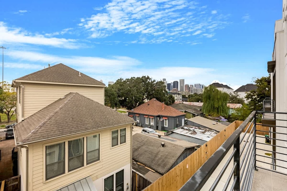 Spacious Houston 3bed3 Bath Family Townhome