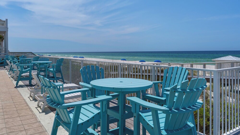 Lakefront Haven in Carillon Beach