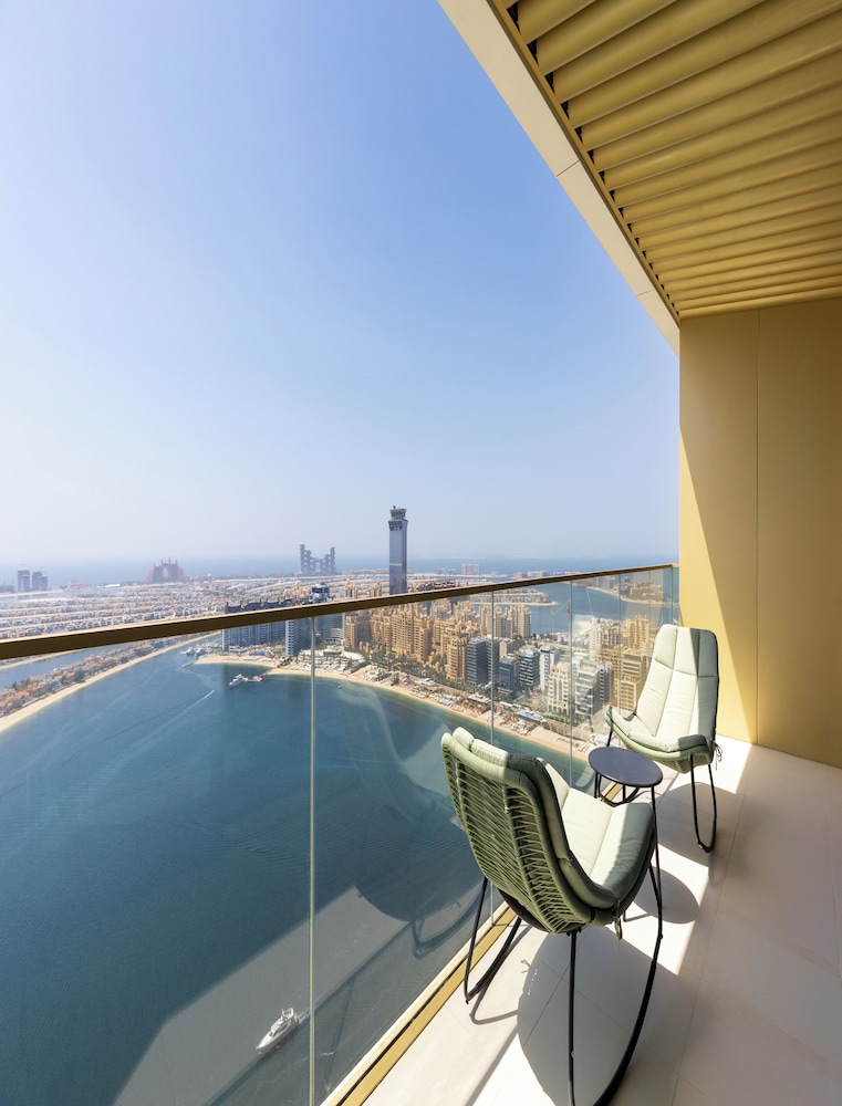 Maison Privee - Coastal Living w/ Uninterrupted Sea and Palm Views