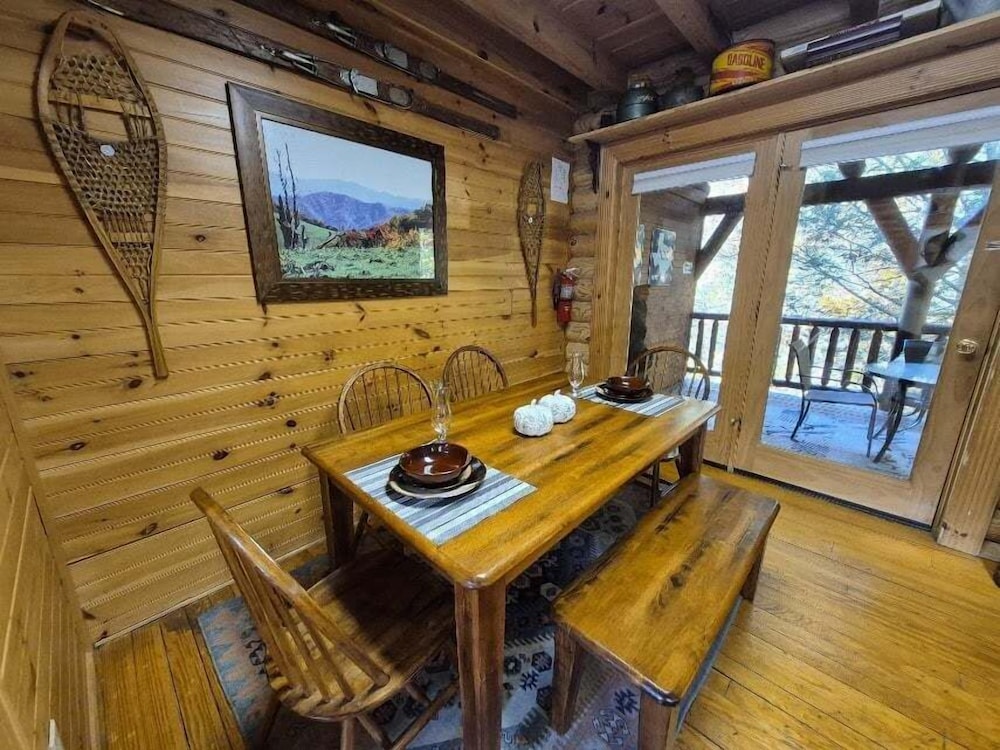 Reservation 2 Bedroom Cabin