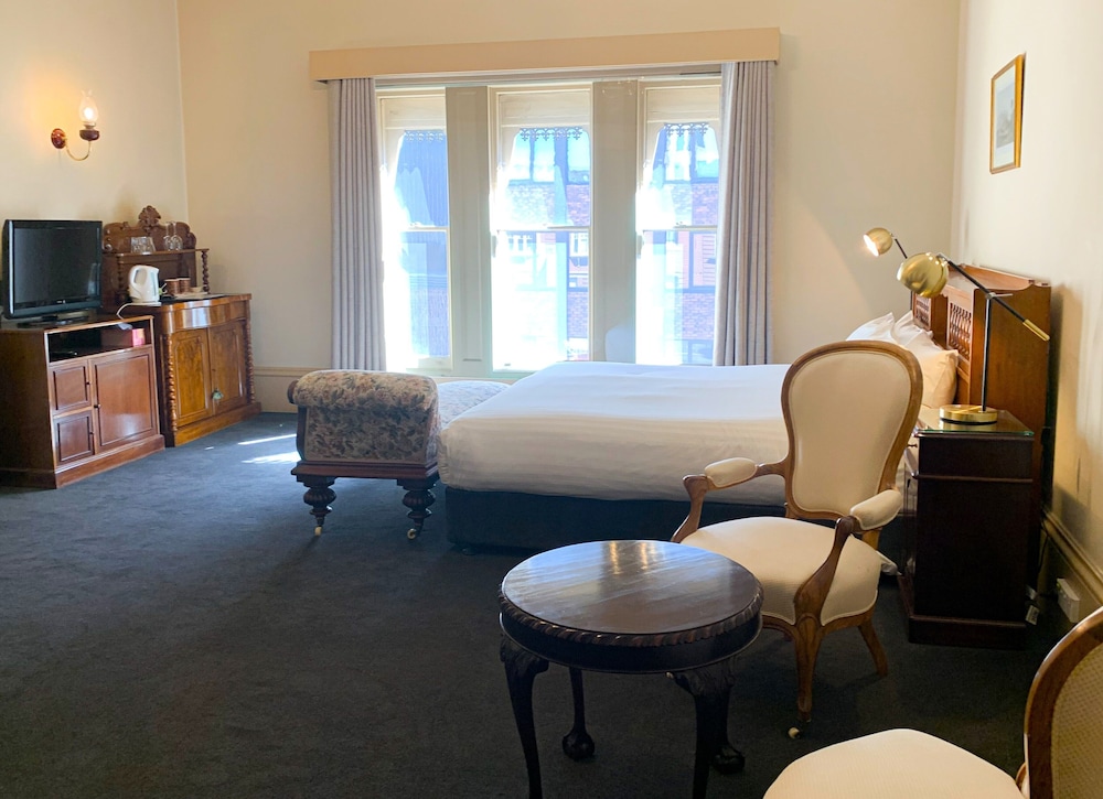 The Macquarie Hotel