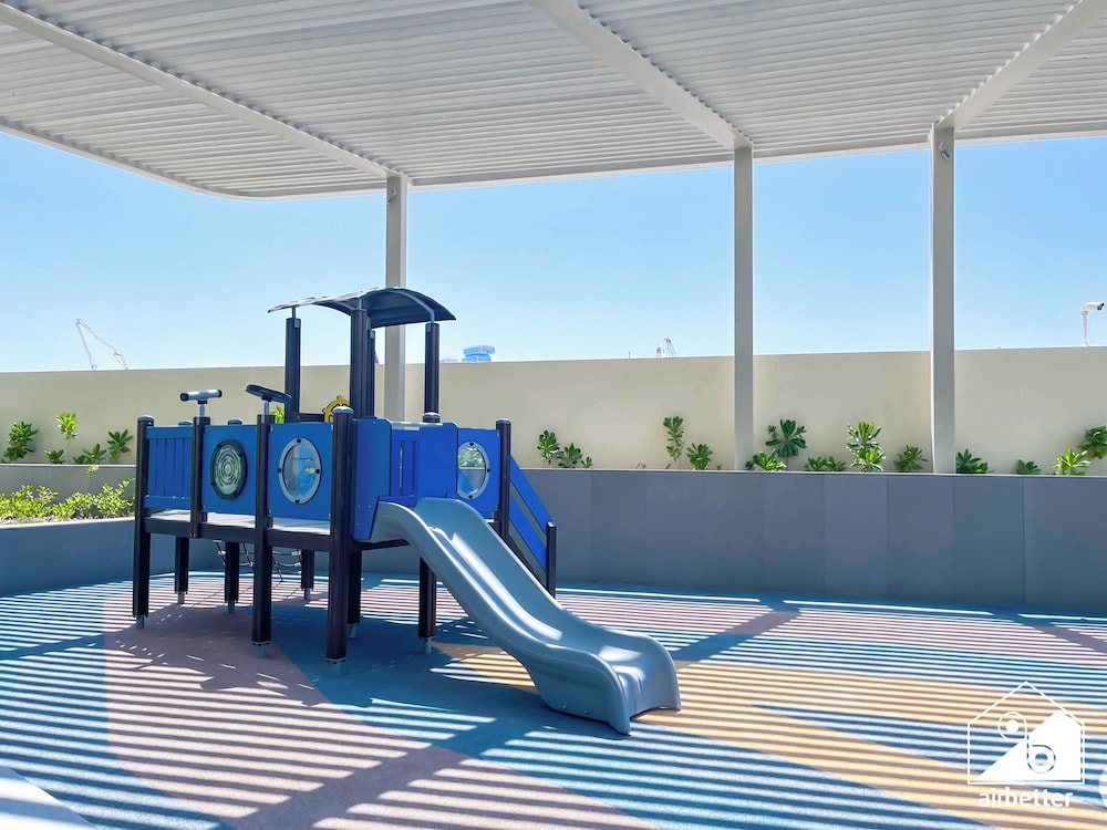 Luxury Beachfront 1BR on Palm Jumeirah & Balcony