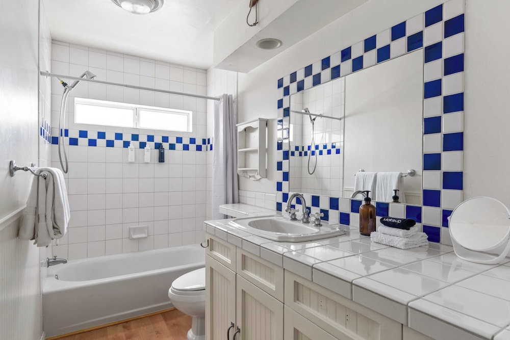 Point Loma Home w/ Putting Green, Firepit + Game Room & Beach Access Zola Street by Avantstay