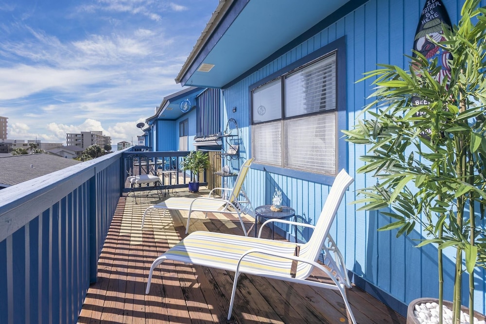 Lagoon Sun 5 1 Bedroom Condo by RedAwning