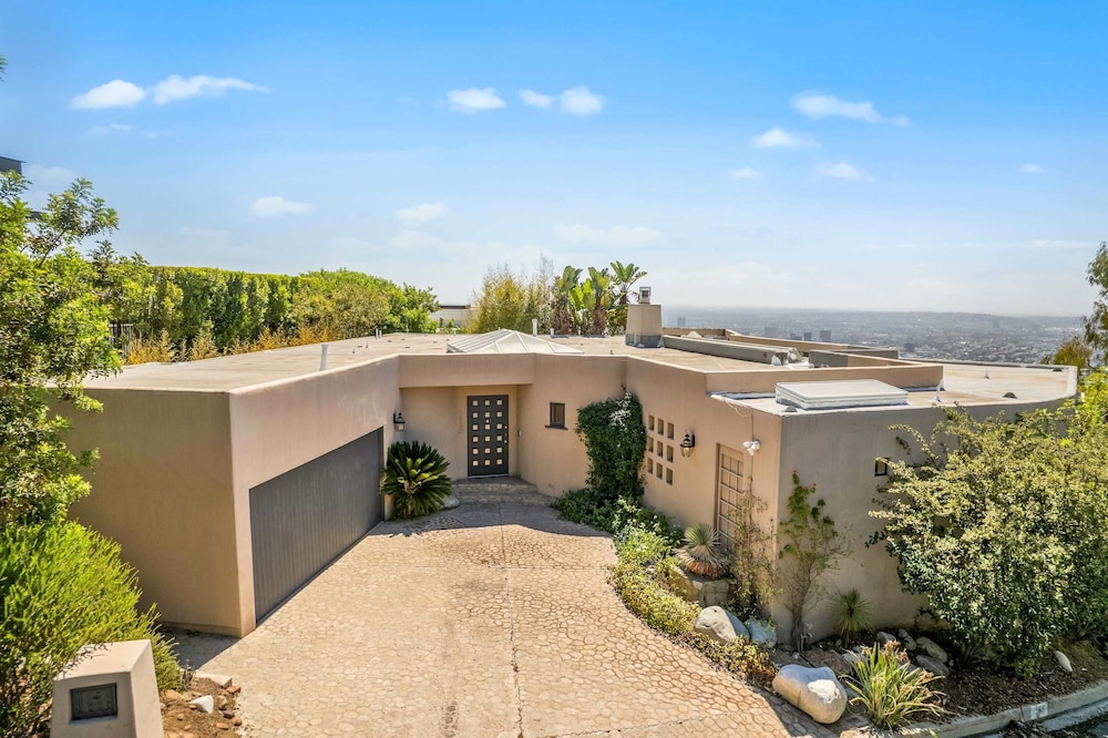 Allura Hollywood Hills LA s Most Incredible Views