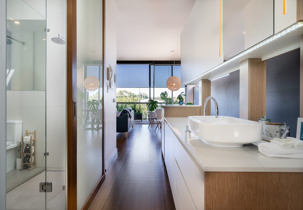 Aquabelle Six - the Perfect Rye Couples Retreat