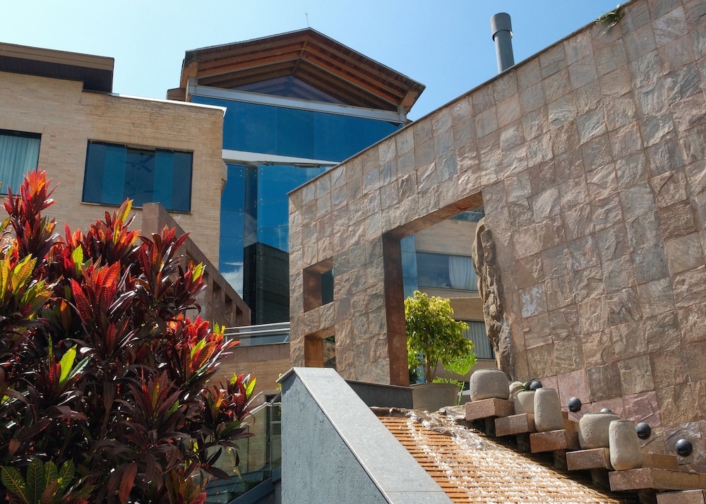 Tribe Hotel