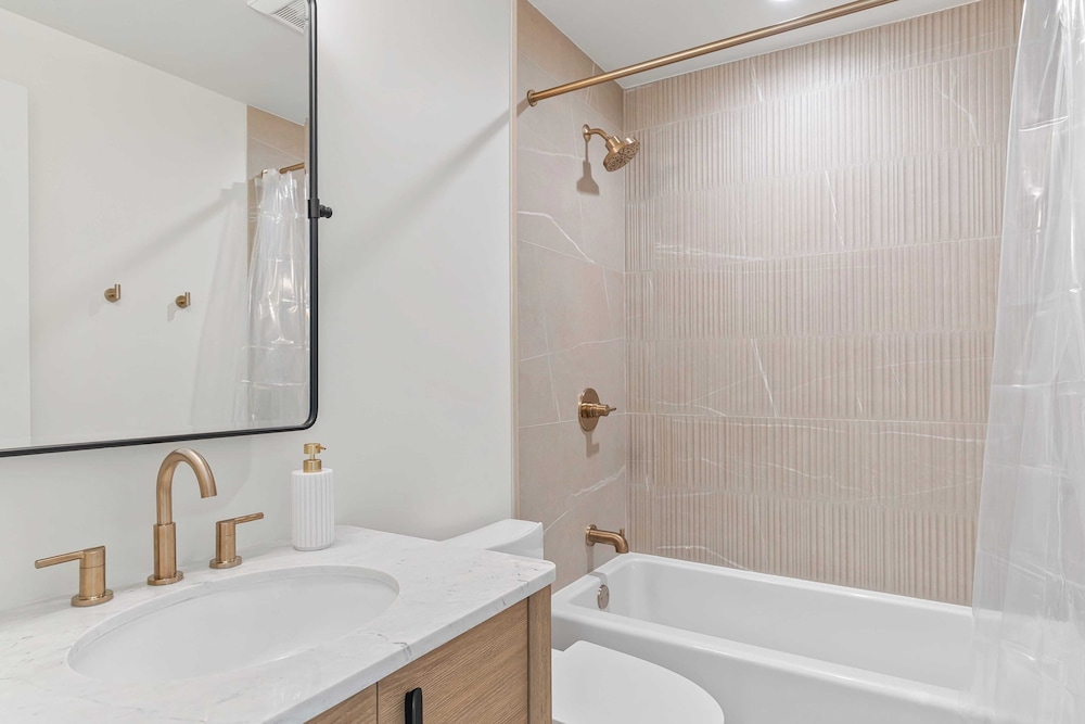 Point View Luxe by Avantstay 5BR Coastal Stay w/ En-suites & Kitchen