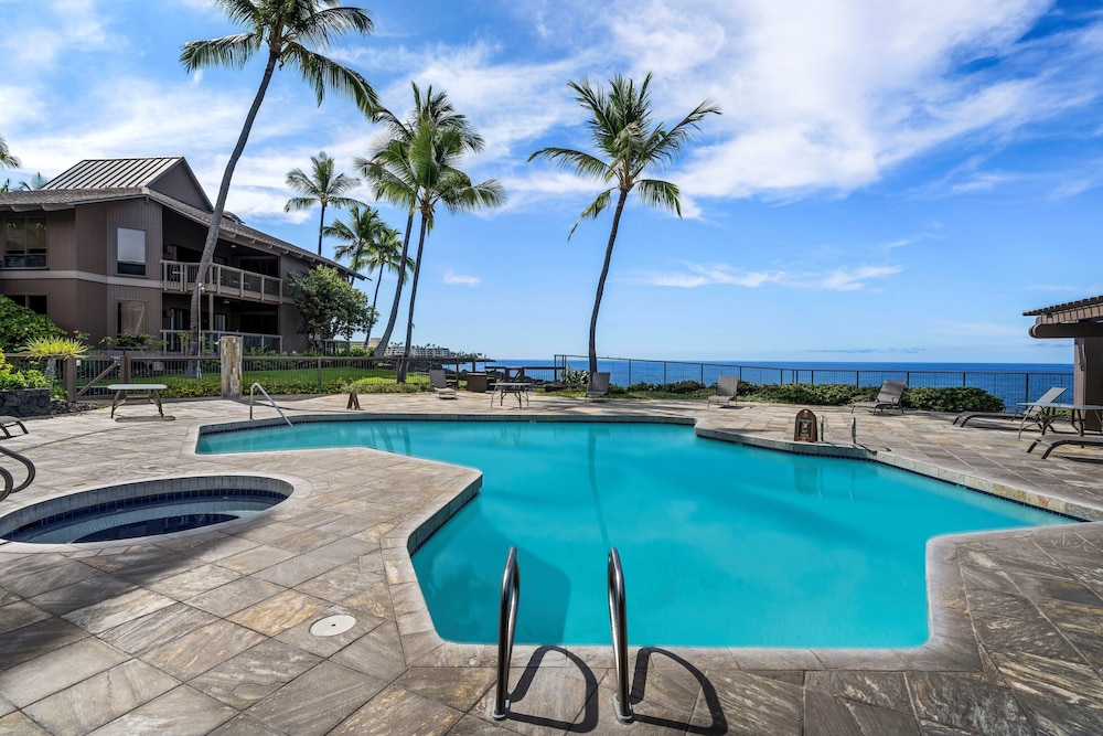 Fairway & Ocean Views - Updated Top Floor - AC- Vrkcv