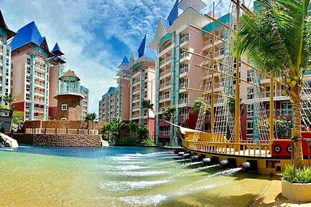 Grande Caribbean Condo by Somphong