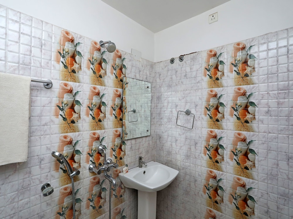 OYO 16173 Hotel Dk