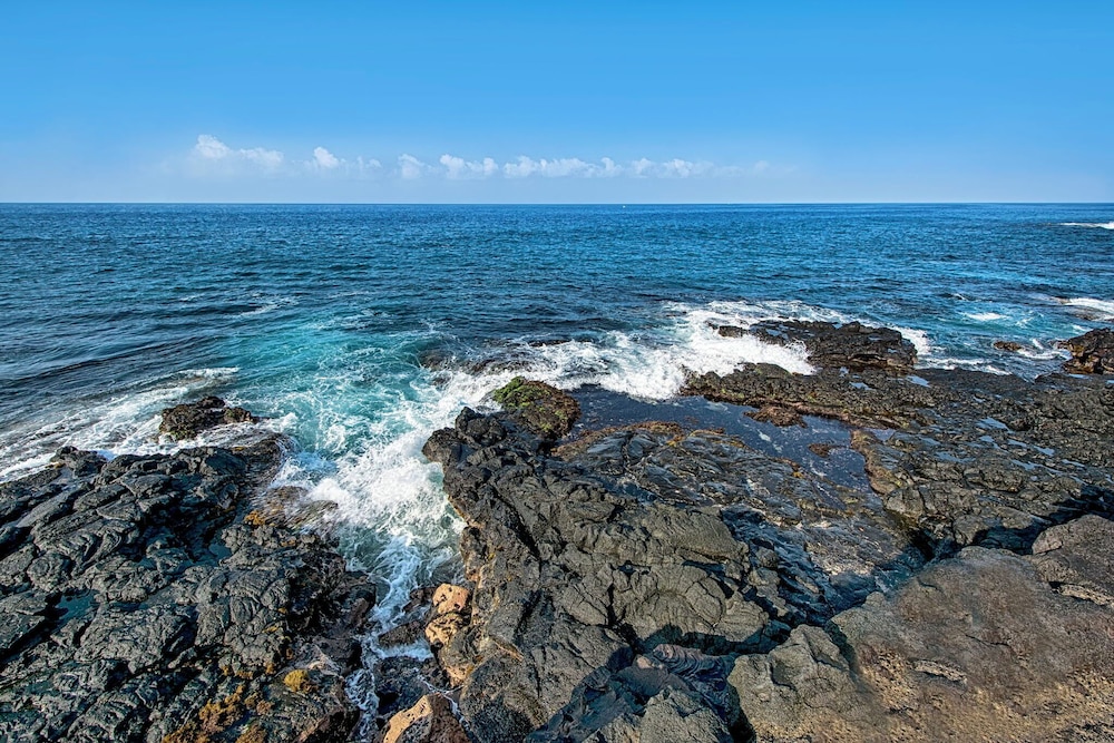 Saltwater Pool, Central AC & Sunset Vibes - Kona Living Done Right - Vrkcv