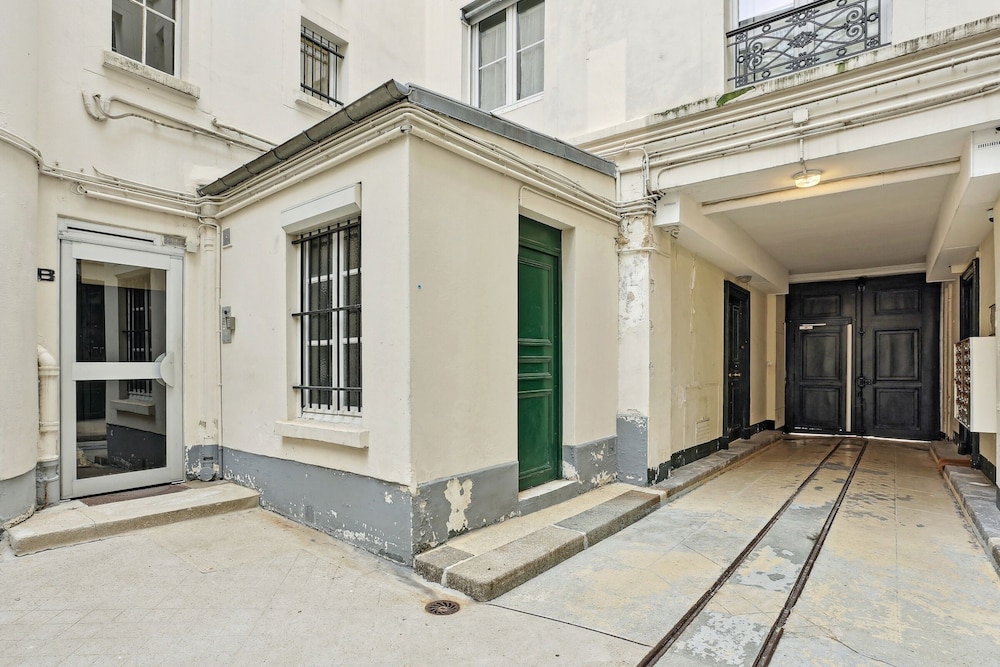 Cozy Getaway in Le Marais Heart of Paris