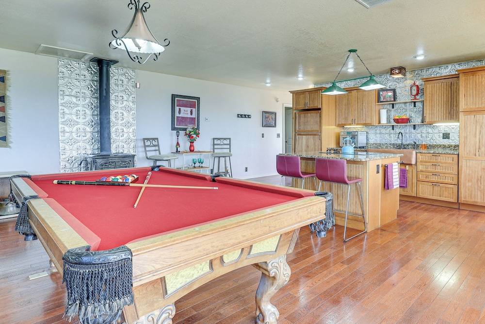 Panoramic Vistas & Pergola: Silver City Escape!