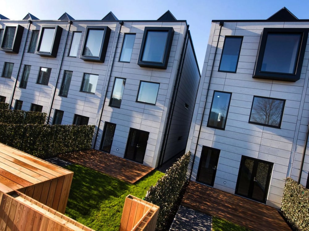Salford Vacations - Senior Lane Residence - Property Image 4